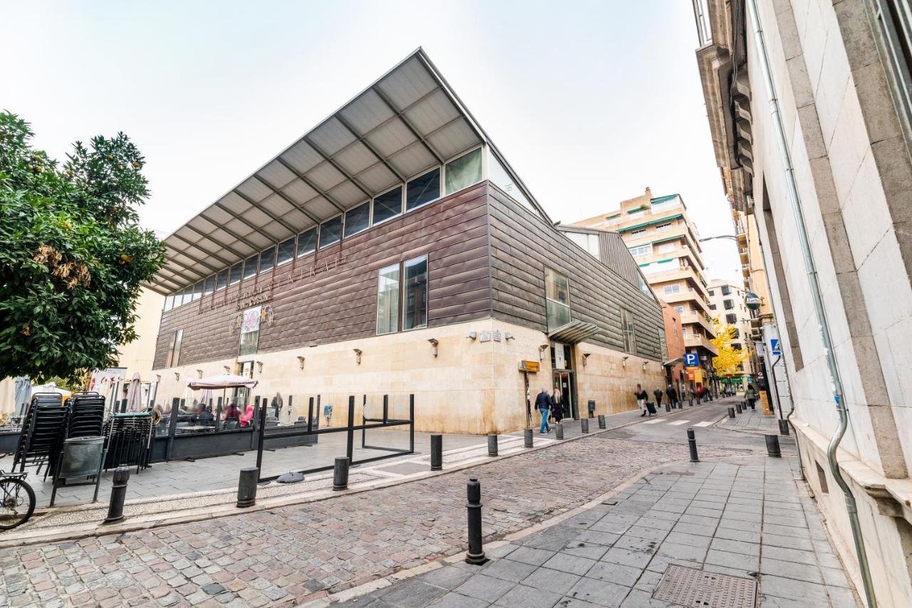 Piso Junto A Mercado De San Agustin Y Catedral En Grenada Zewnętrze zdjęcie